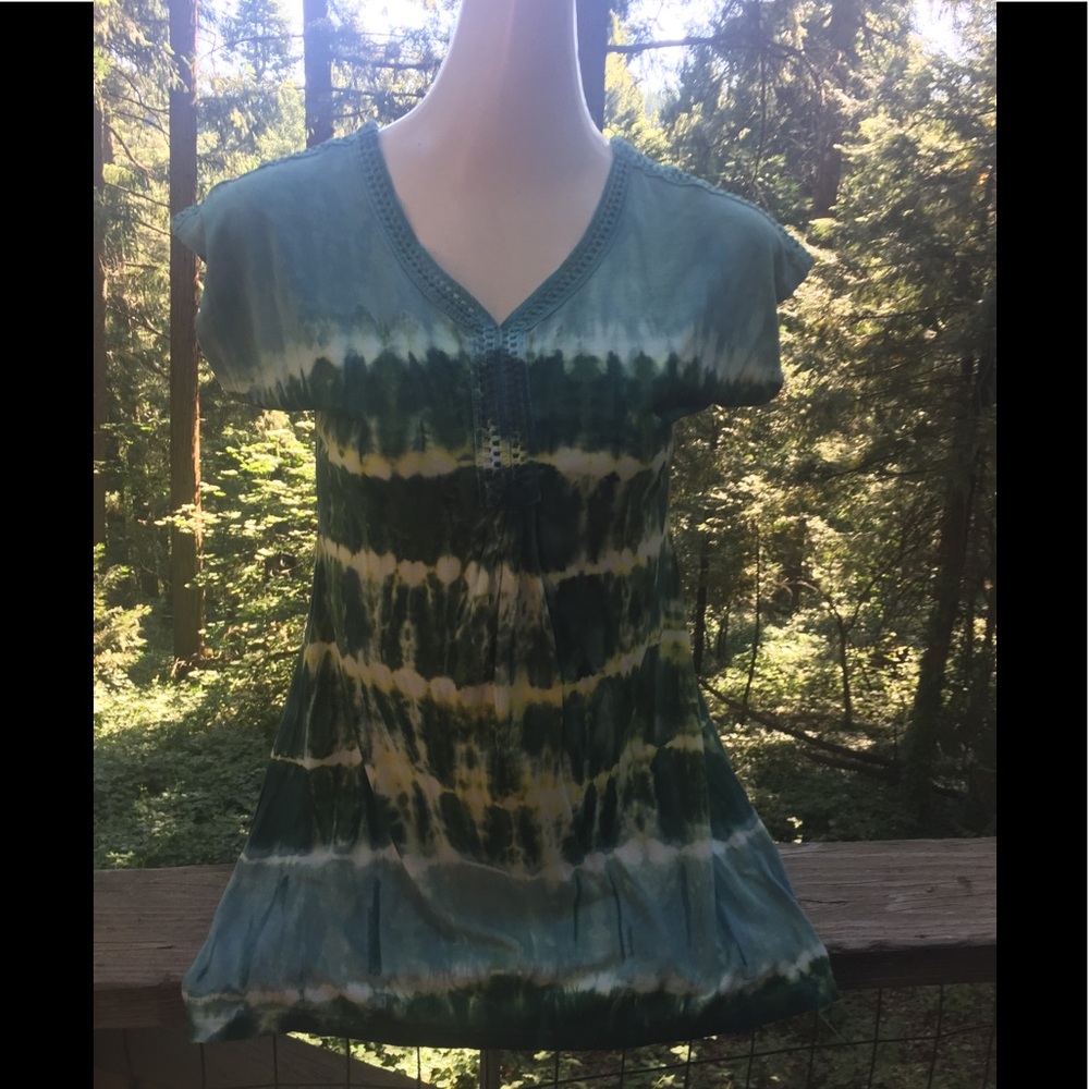 Greater Good , short sleeve tie dyed green t- top - Picture 1 of 8